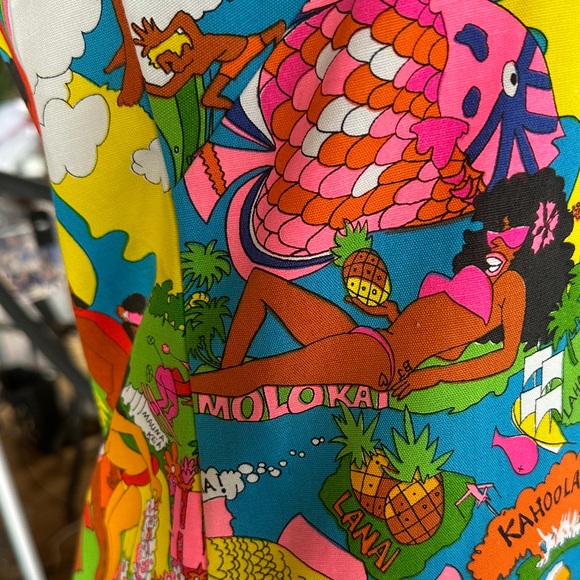 Colorful Sleeveless Graphic Dress - Picture 12 of 17